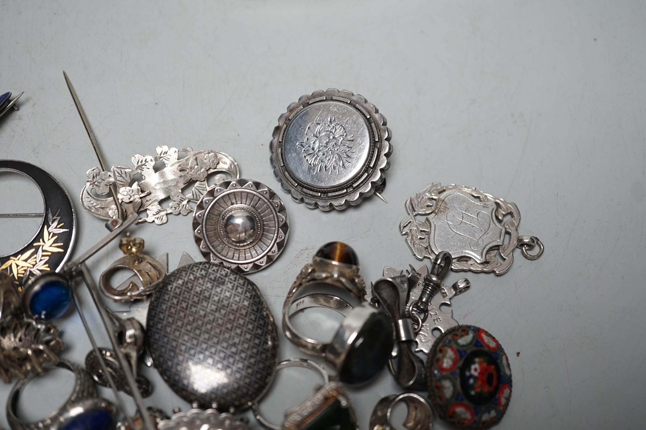 Assorted silver, white metal and other jewellery, including niello locket, Victorian cross pendant, rings, brooches, enamelled and sterling 'Mother' brooch, sterling and mixed metal Amita brooch.